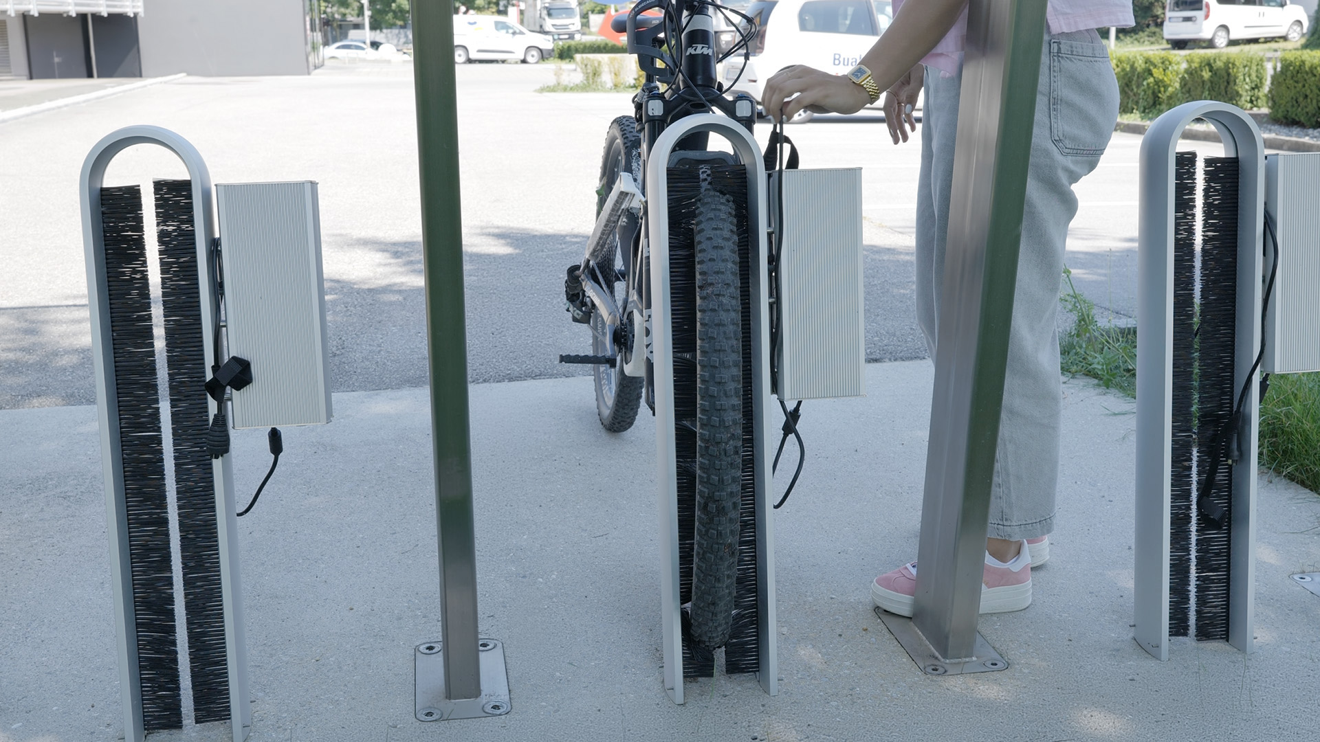 stromport.seven Bürsten und Bodenplatte