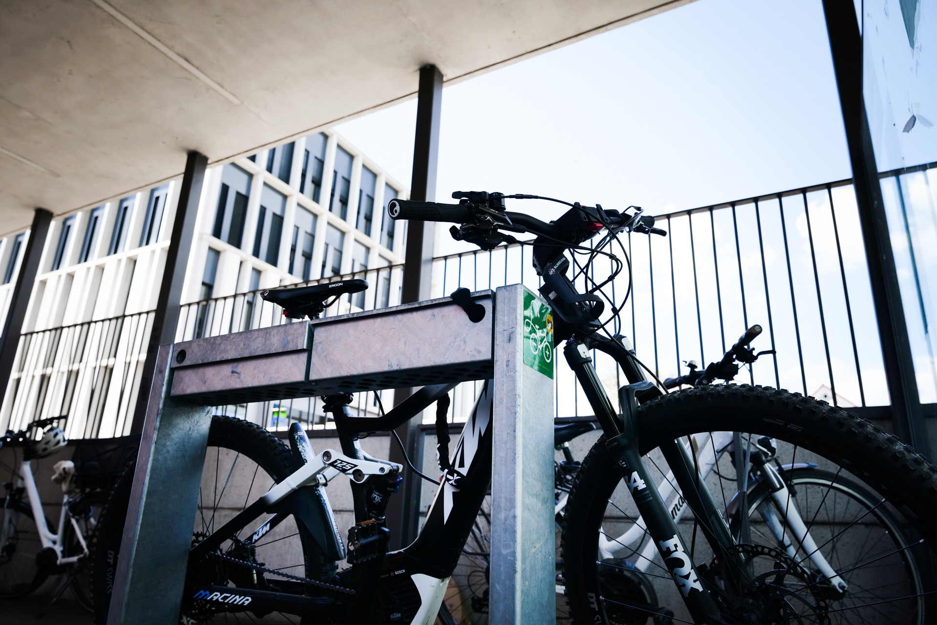 E-Bike laden und sicher absperren mit stromport