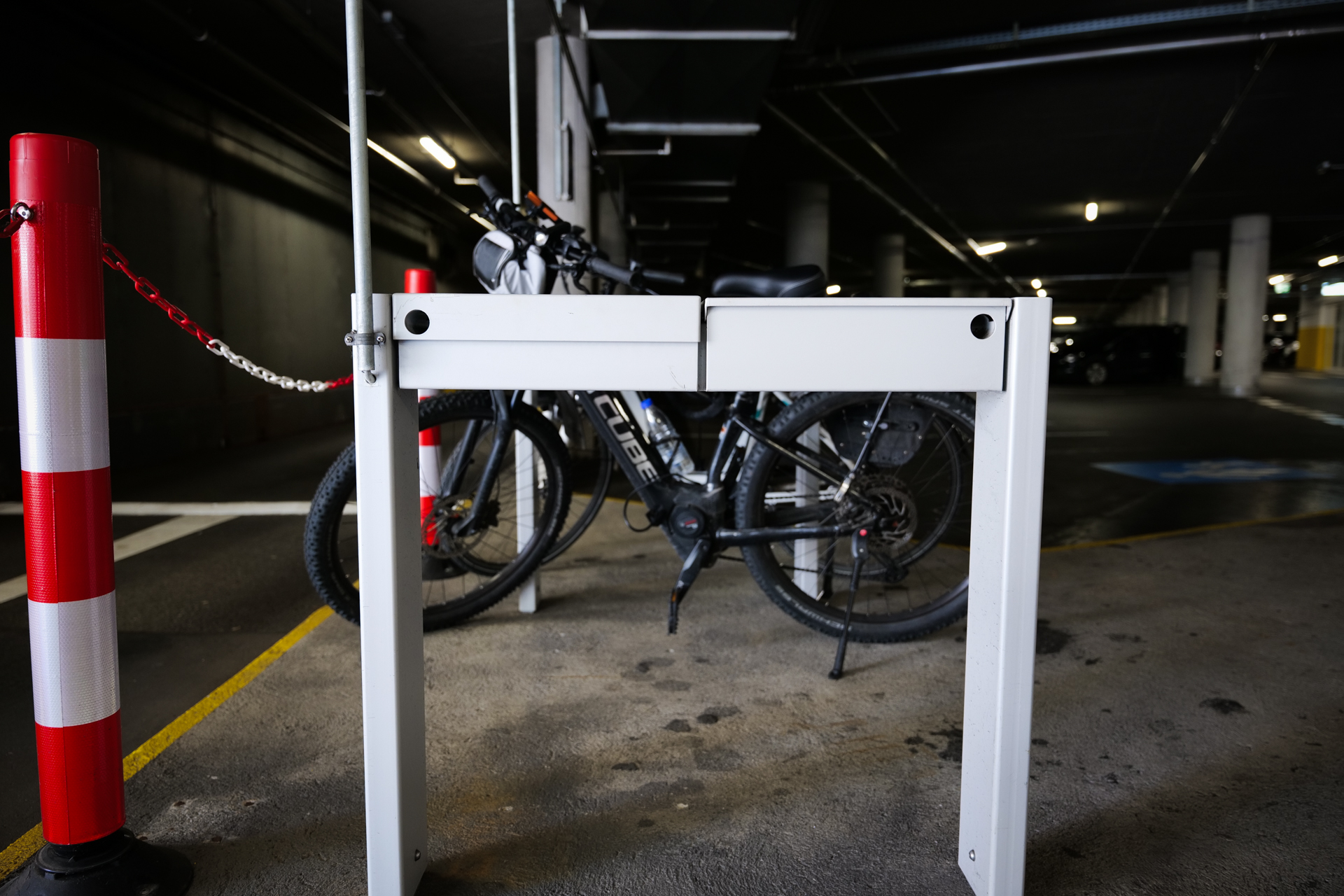 Fahrrad aufladen am Arbeitsplatz - Landhaus Bregenz