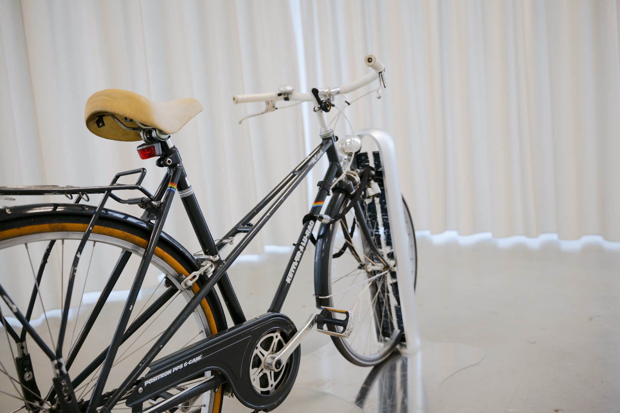 stromport slash. Fahrradständer. Montage auf Bodenplatte.