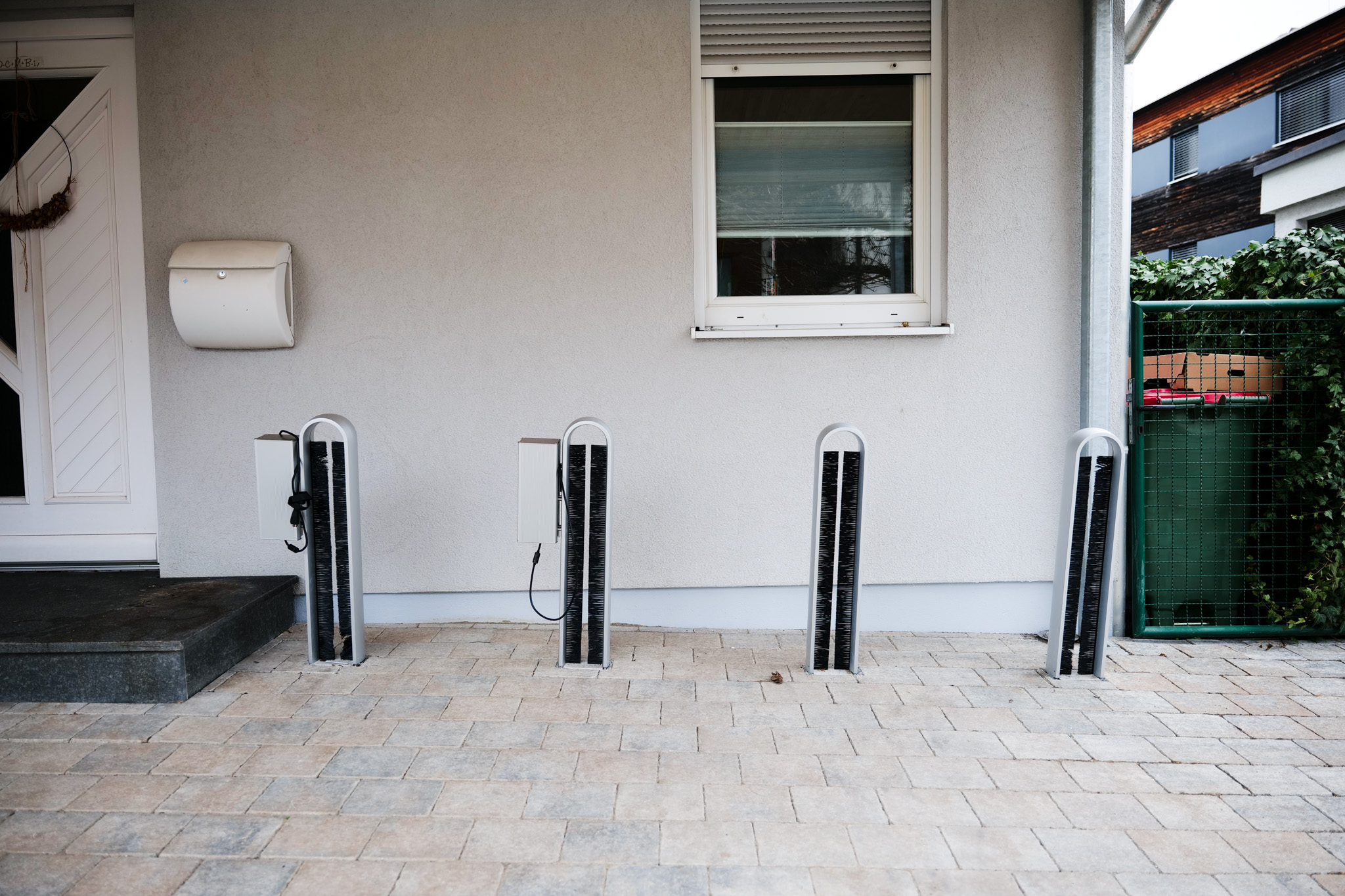 Slash von stromport für Fahhrad laden bei Einfamilienhaus