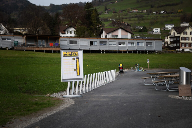 Stromport.slash Fahrradständer beim Pumptrack Altstätten
