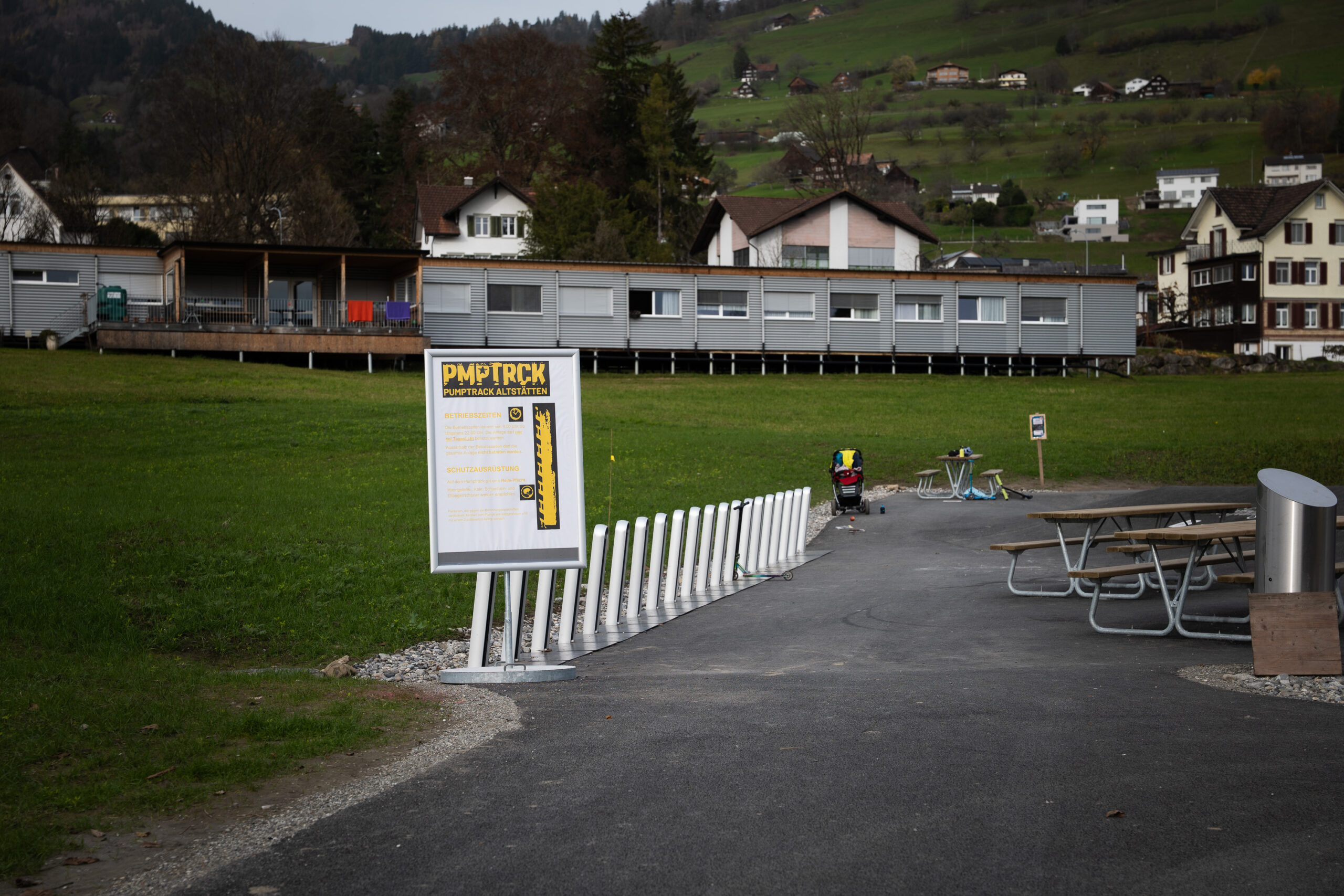 Stromport.slash Fahrradständer beim Pumptrack Altstätten