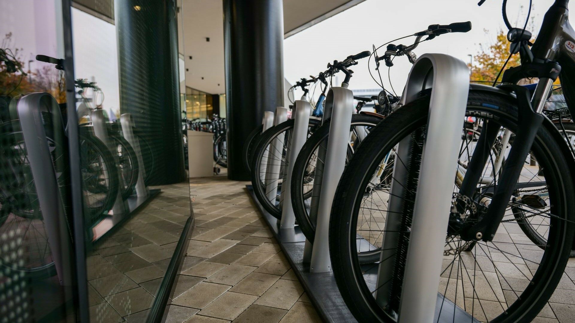 Spar Lustenau. Unser stromport.slash Produkt wurde dort aufgestellt. Fahrradständer.