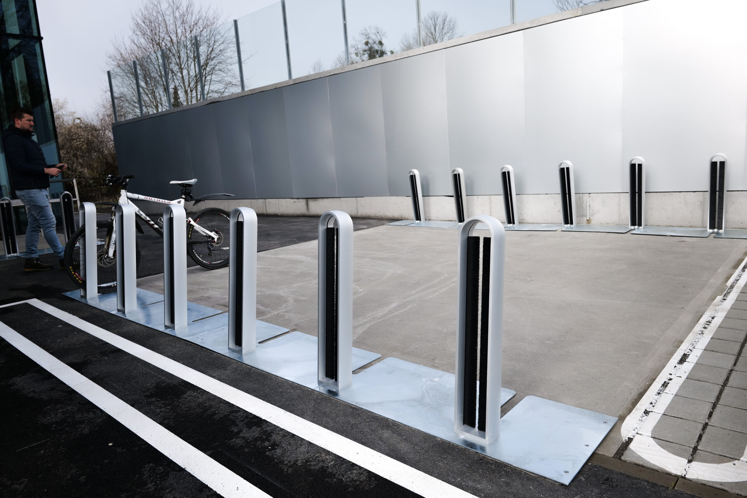 stromport.slash. Fahrradständer. Mit der neuen Plattenkonstruktion beim Spar Höchst.