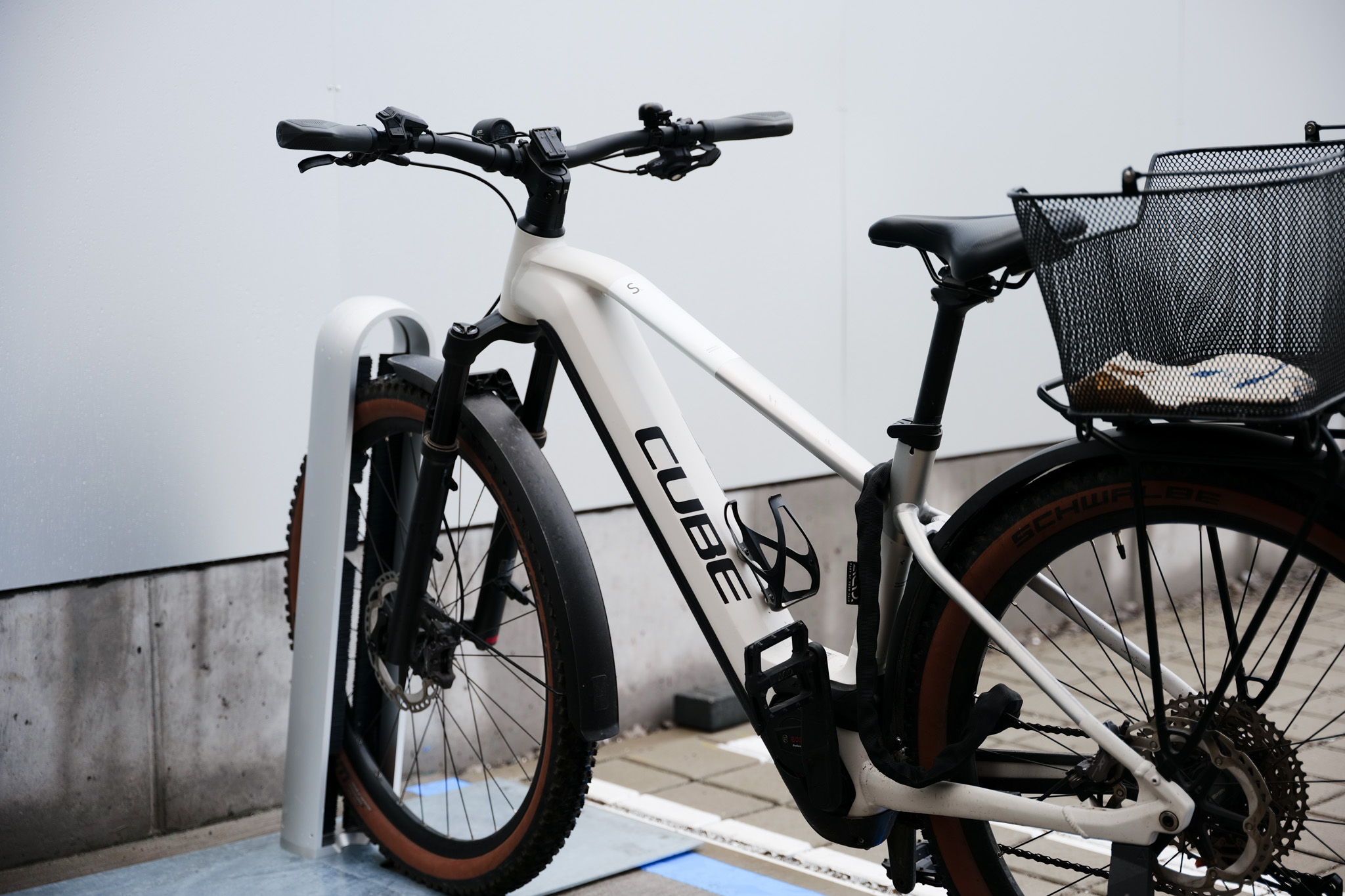 stromport slash - Fahrradständer mit Bürsten für alle Fahrräder